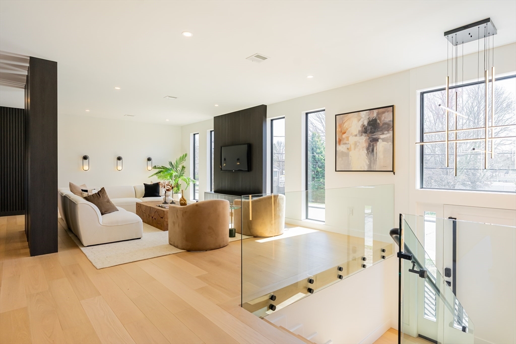 3 Brandt Drive Woburn, MA 01801 - Photo 4 of 38