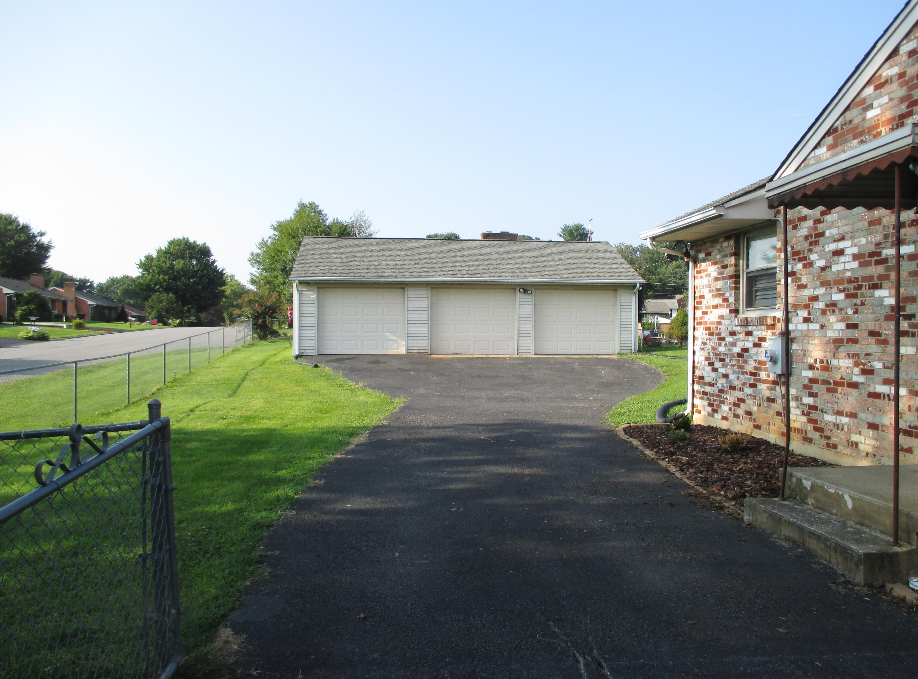 502 Magnolia Road Roanoke, VA 24019 - Photo 28 of 33 26