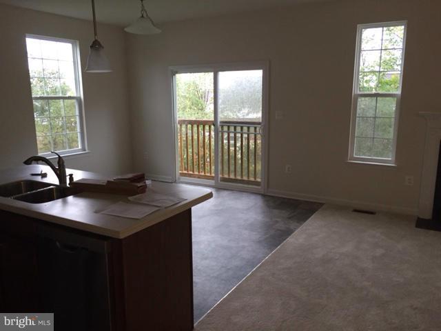 571 Hunters Road Culpeper, VA 22701 - Photo 2 of 22 Kitchen