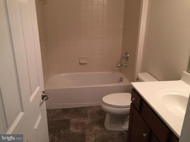 571 Hunters Road Culpeper, VA 22701 - Photo 17 of 22 Bath