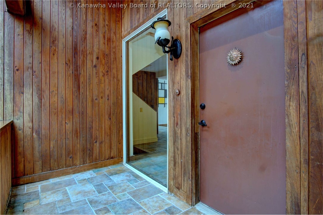 1409 Stonehenge Road Charleston, WV 25314 - Photo 4 of 45 Gallery Image 4