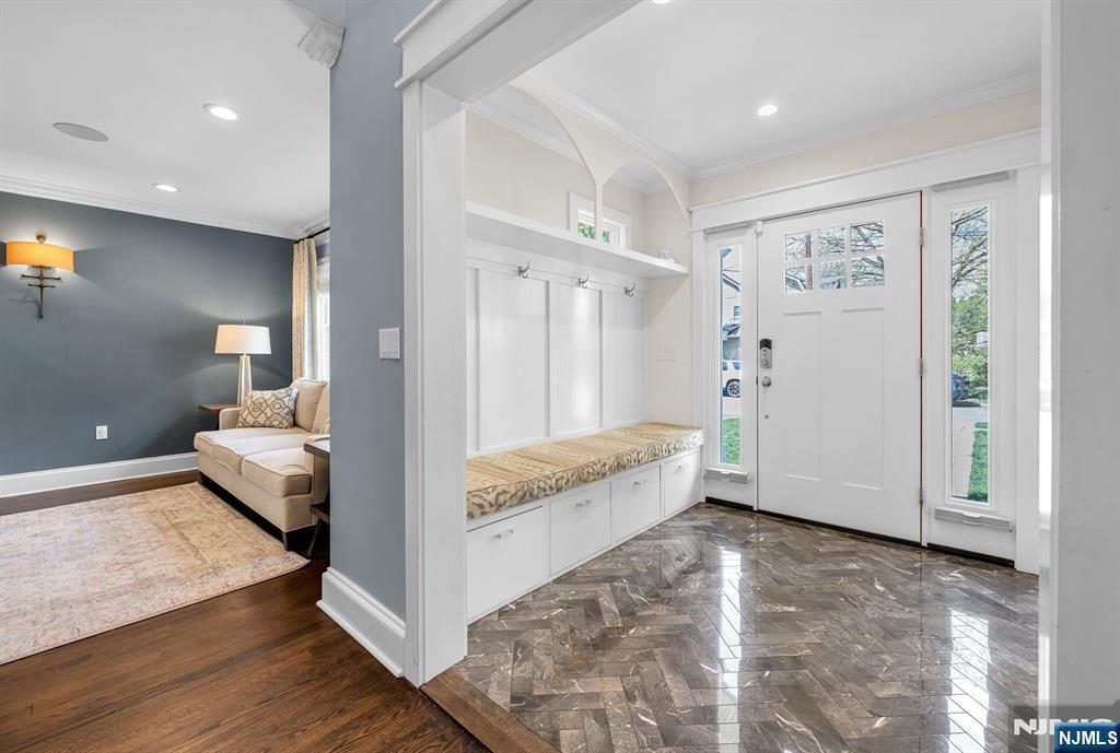 159 Hampton Place Ridgewood, NJ 07450 - Photo 8 of 50