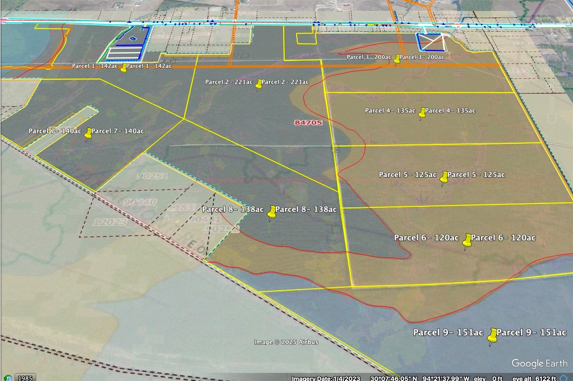 8 Old Beaumont Road Sour Lake, TX 77659 - Photo 2 of 26 a picture of a tennis court