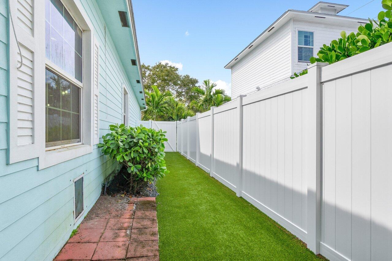 405 Coconut Avenue Stuart, FL 34996 - Photo 38 of 60 042-405CoconutAvenue-Stuart-FL-34996-SMA