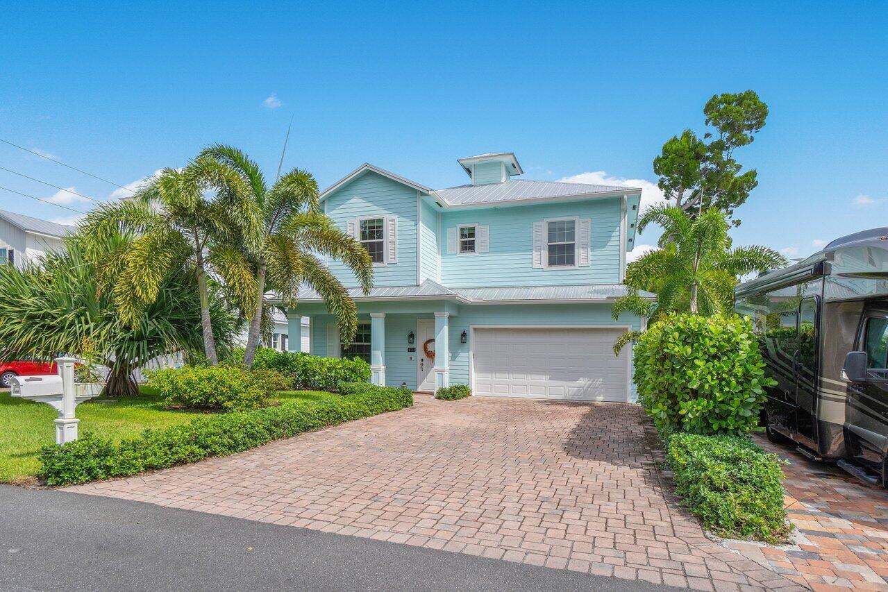 405 Coconut Avenue Stuart, FL 34996 - Photo 4 of 60 003-405CoconutAvenue-Stuart-FL-34996-SMA