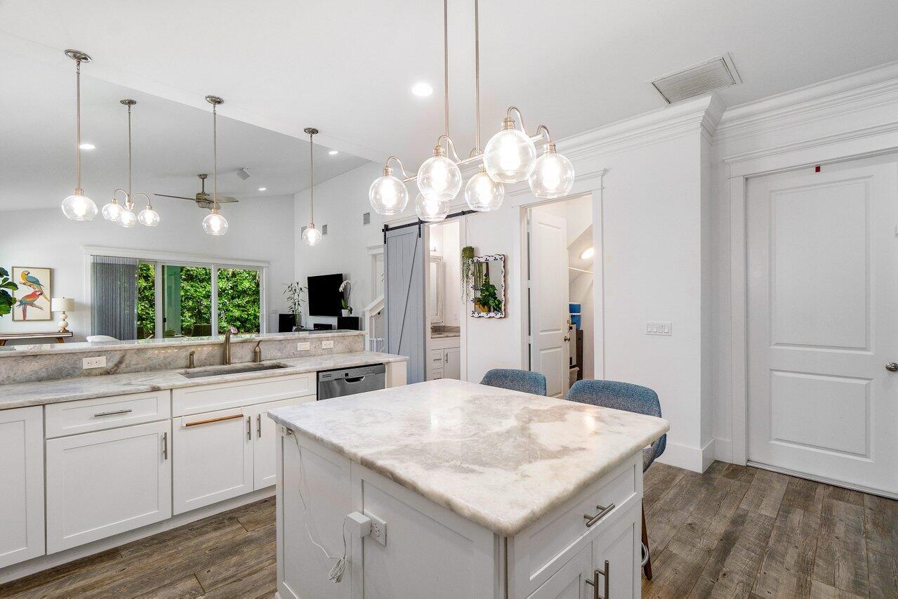 405 Coconut Avenue Stuart, FL 34996 - Photo 10 of 60 013-405CoconutAvenue-Stuart-FL-34996-SMA