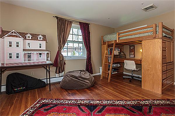 37 Robinhood Road Winchester, MA 01890 - Photo 11 of 18 Gallery Image 11