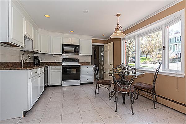 37 Robinhood Road Winchester, MA 01890 - Photo 5 of 18 Gallery Image 5