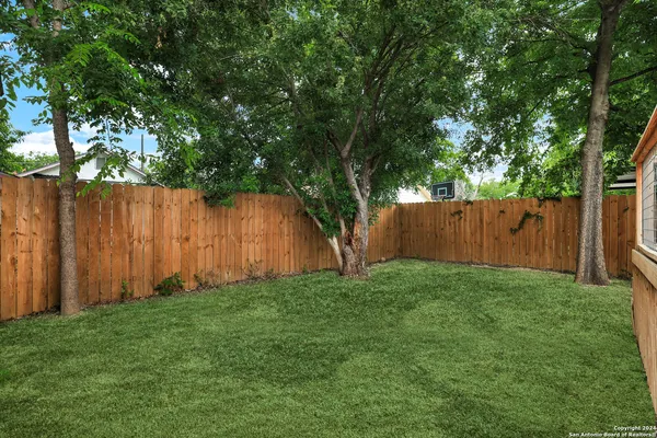 $3,150 | 1613 North Olive Street, San Antonio, TX 78208