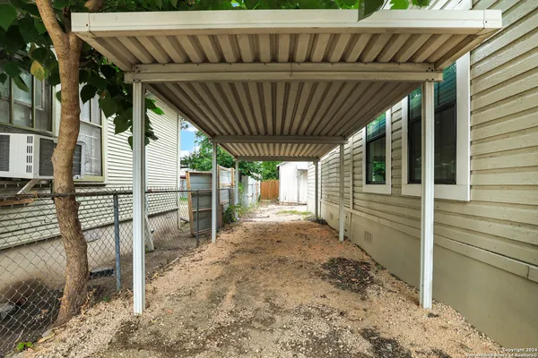 $3,150 | 1613 North Olive Street, San Antonio, TX 78208