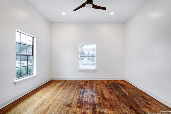 $3,150 | 1613 North Olive Street, San Antonio, TX 78208