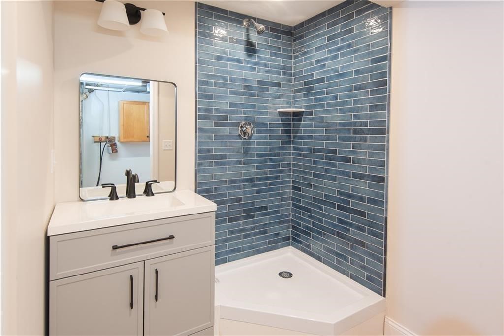 5 Sherri Lane Middletown, RI 02842 - Photo 18 of 22