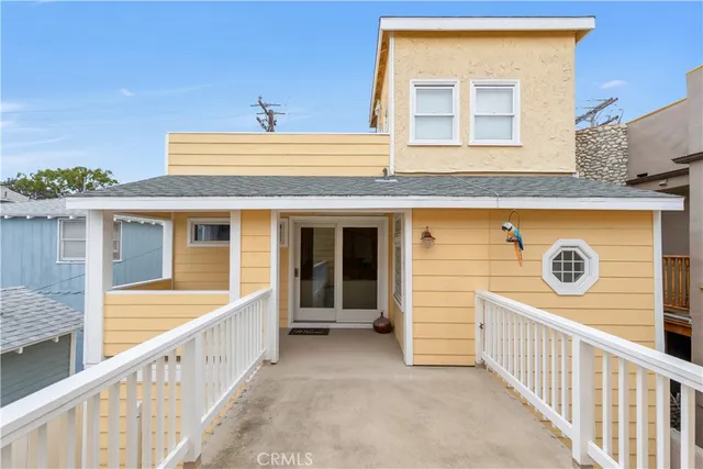 $12,750 | 325 Grand Canal, Newport Beach, CA 92662