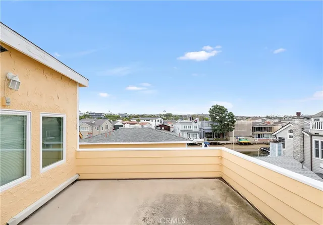 $12,750 | 325 Grand Canal, Newport Beach, CA 92662