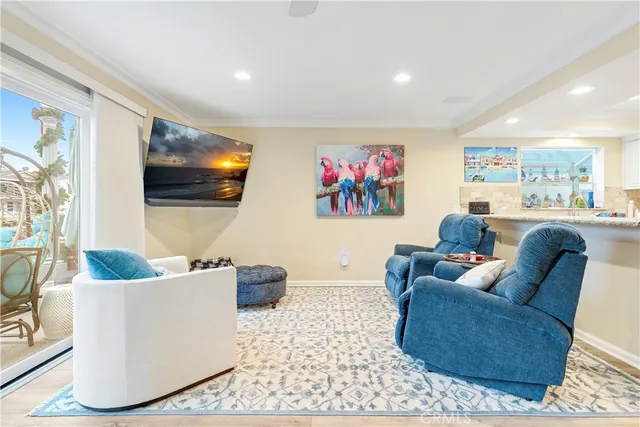 $12,750 | 325 Grand Canal, Newport Beach, CA 92662