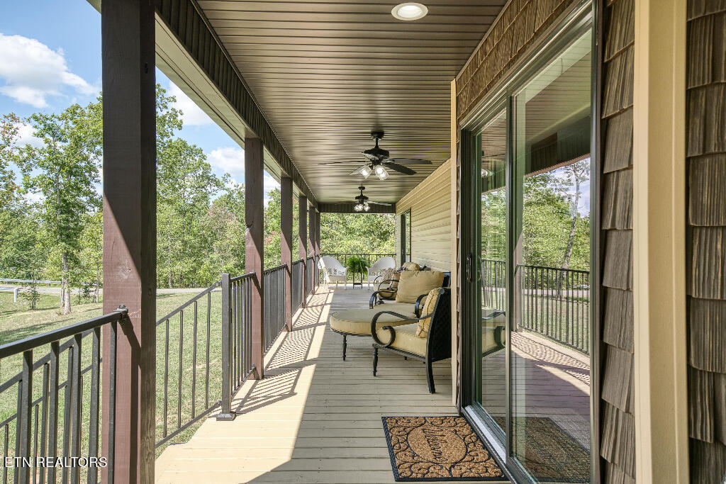 372 Laurel Loop Monterey, TN 38574 - Photo 12 of 51 11