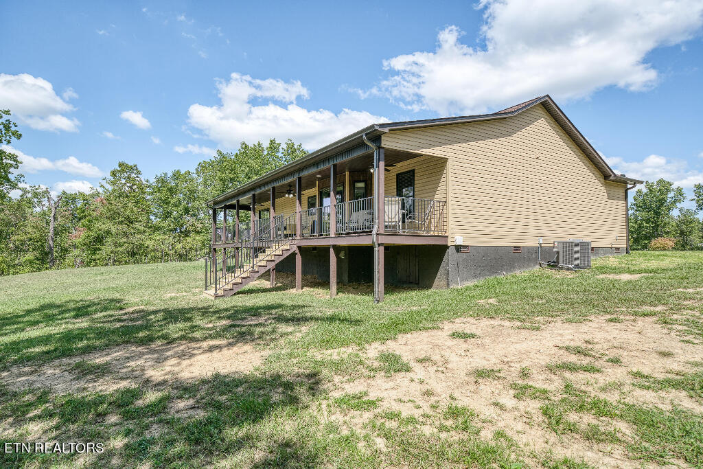 372 Laurel Loop Monterey, TN 38574 - Photo 10 of 51 09