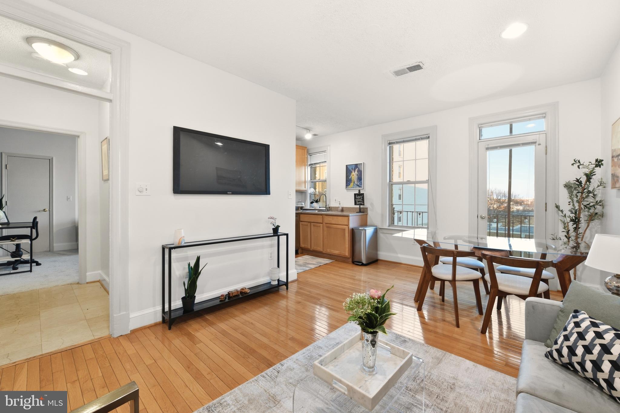 1401 Columbia Road Northwest, Unit 414 Washington, DC 20009 - Photo 21 of 39