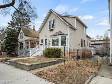 $1,050,000 | 2124 West Eastwood Avenue, Chicago, IL 60625