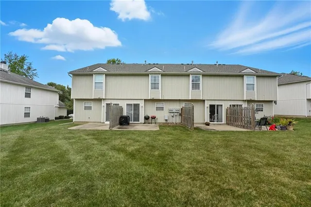 $199,000 | 1335 Southeast Broadway Circle, Lee's Summit, MO 64081