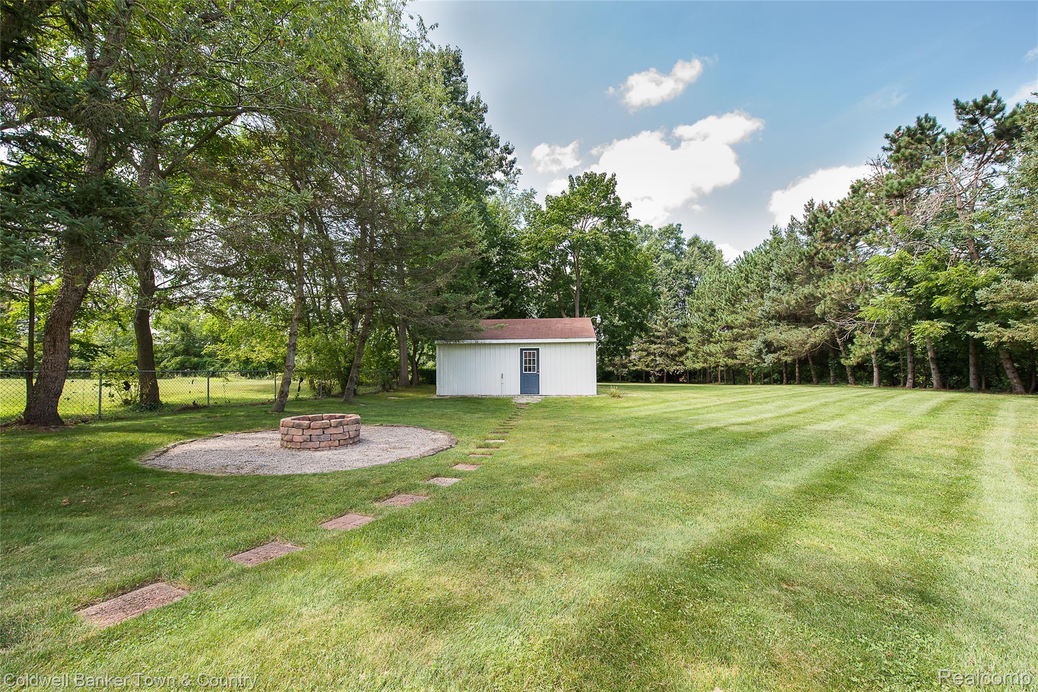 1810 Gray Road Howell, MI 48843 - Photo 27 of 41 DSC_1150.jpg