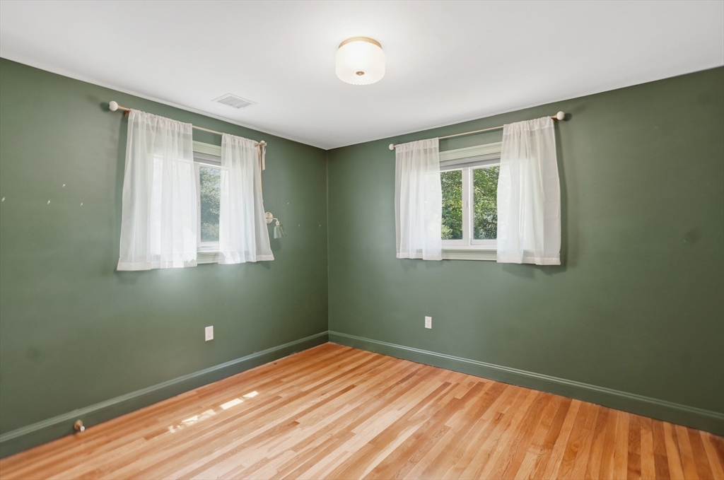 129 Marked Tree Road Holliston, MA 01746 - Photo 24 of 41 Gallery Image 24