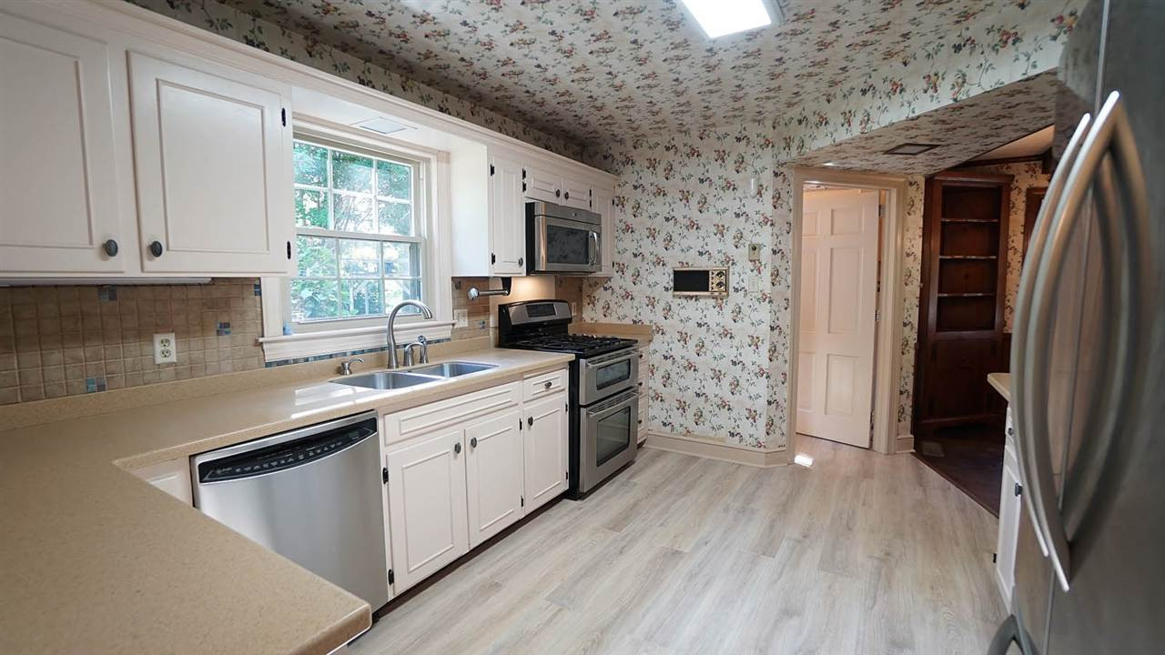 1421 Lynn Road Raleigh, NC 27612 - Photo 9 of 30 Kitchen
