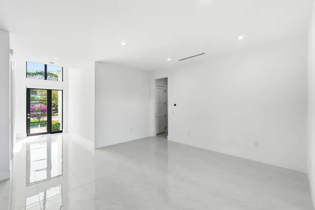 $2,200,000 | 691 Kingsbridge Street, Boca Raton, FL 33487