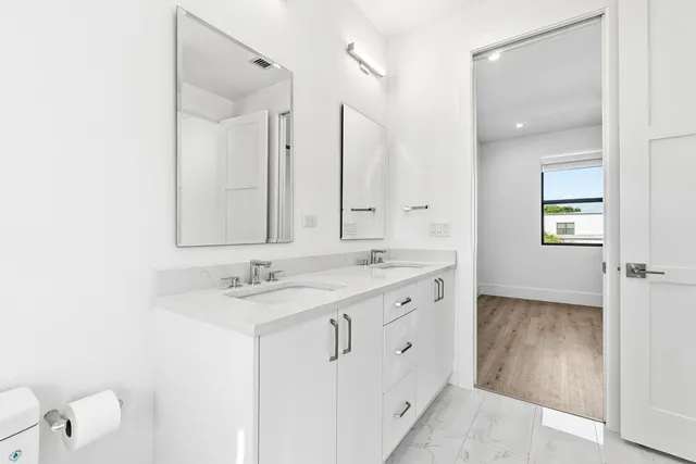 $2,200,000 | 691 Kingsbridge Street, Boca Raton, FL 33487