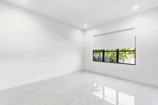 $2,200,000 | 691 Kingsbridge Street, Boca Raton, FL 33487