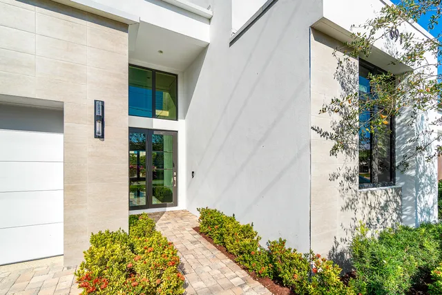 $2,200,000 | 691 Kingsbridge Street, Boca Raton, FL 33487