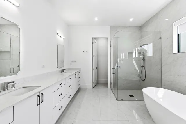 $2,200,000 | 691 Kingsbridge Street, Boca Raton, FL 33487