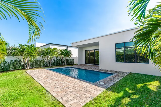$2,200,000 | 691 Kingsbridge Street, Boca Raton, FL 33487