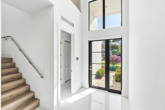 $2,200,000 | 691 Kingsbridge Street, Boca Raton, FL 33487