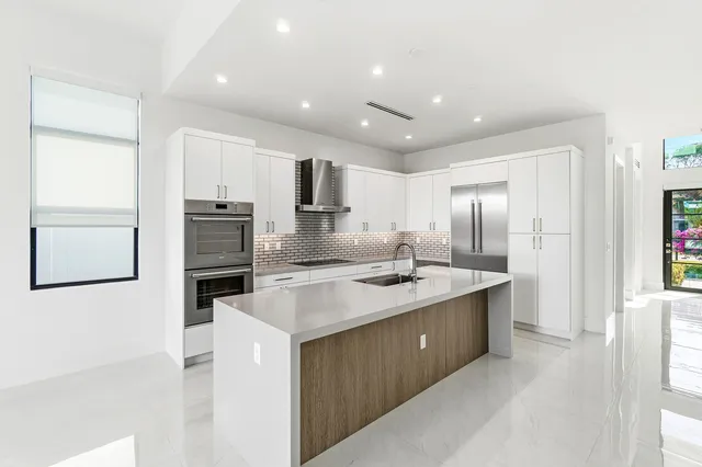 $2,200,000 | 691 Kingsbridge Street, Boca Raton, FL 33487