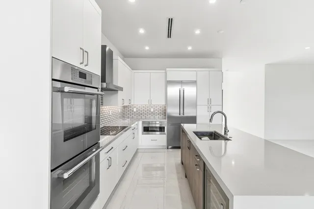 $2,200,000 | 691 Kingsbridge Street, Boca Raton, FL 33487