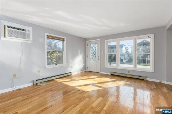 $3,500 | 418 Union Avenue, Unit 1, Rutherford, NJ 07070