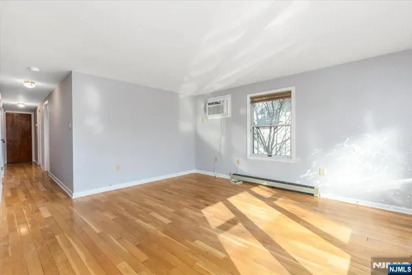 $3,500 | 418 Union Avenue, Unit 1, Rutherford, NJ 07070