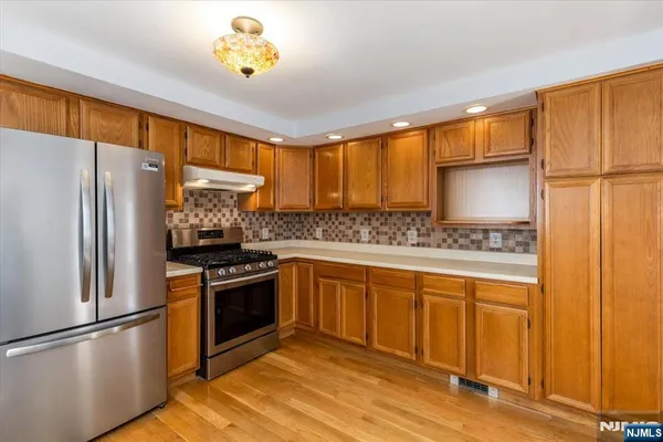 $3,500 | 418 Union Avenue, Unit 1, Rutherford, NJ 07070