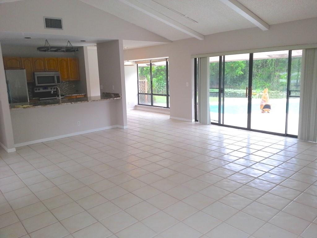 2912 Dunlin Road Delray Beach, FL 33444 - Photo 2 of 12 2