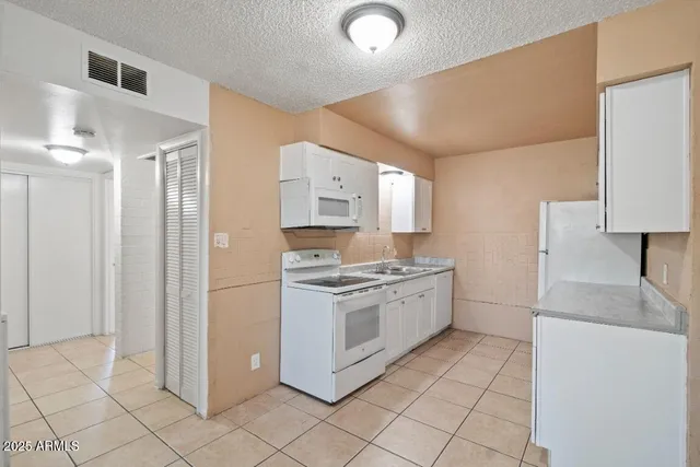 $599,000 | 2018 West Cactus Road, Phoenix, AZ 85029