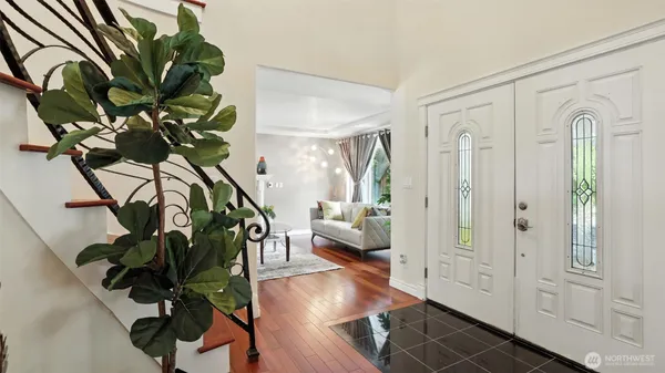 a view of entryway with livingroom and furniture