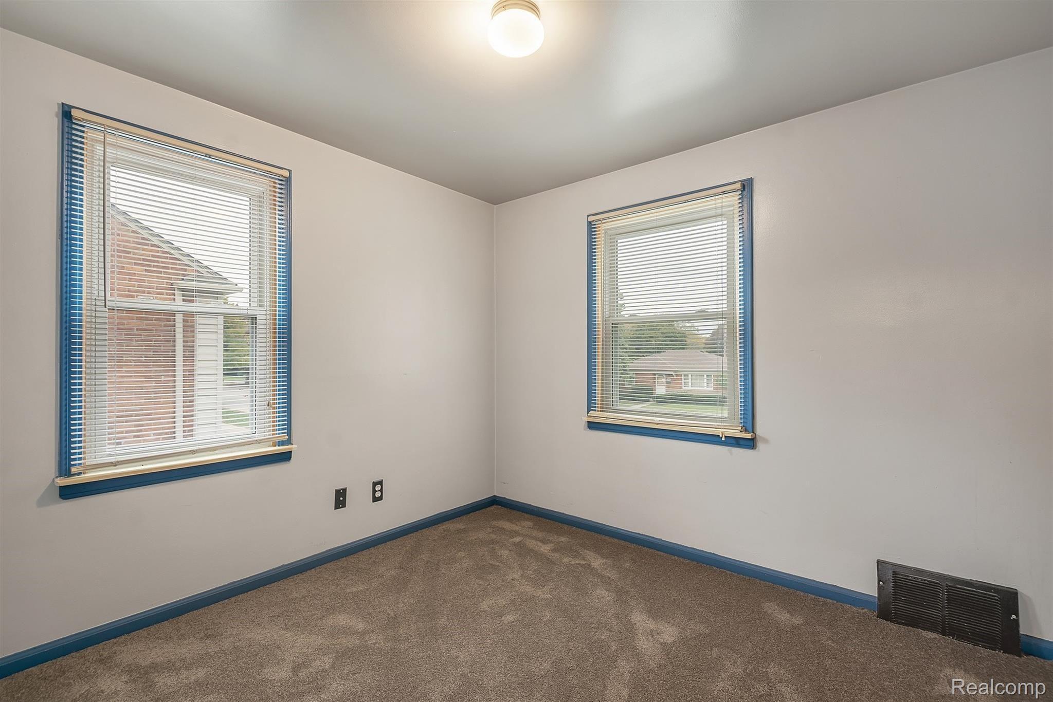7338 Rosedale Boulevard Allen Park, MI 48101 - Photo 18 of 31 22-7338 Rosedale Blvd-WindowStill-R.jpg