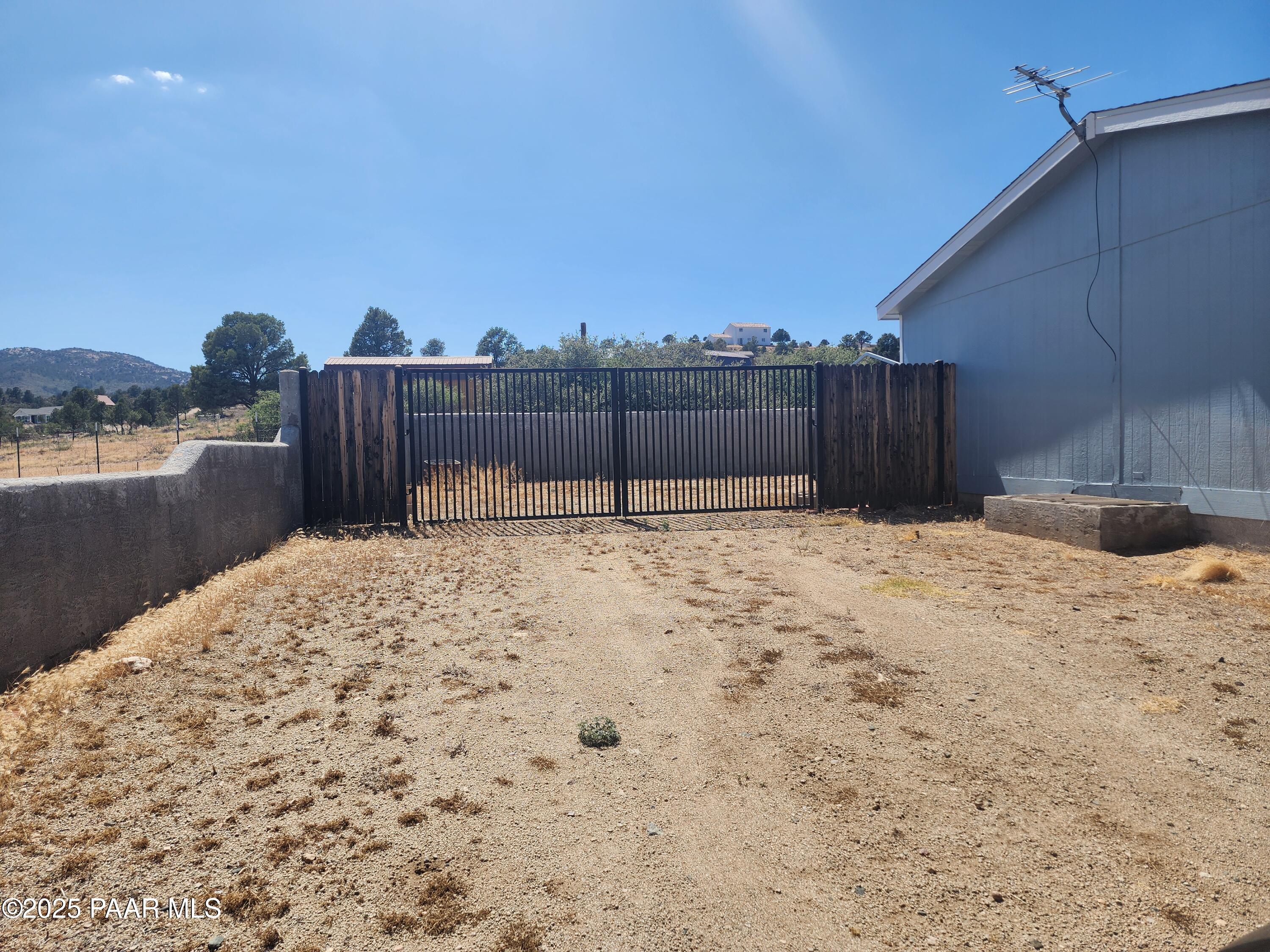 18414 Frontier Road, Unit 2 Peeples Valley, AZ 86332 - Photo 22 of 26 20250706_150037