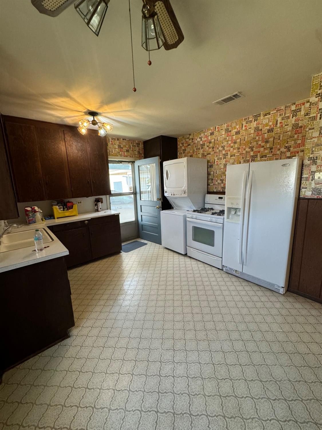 224 Southeast Alpine Plainview, TX 79072 - Photo 9 of 14 Photo 9