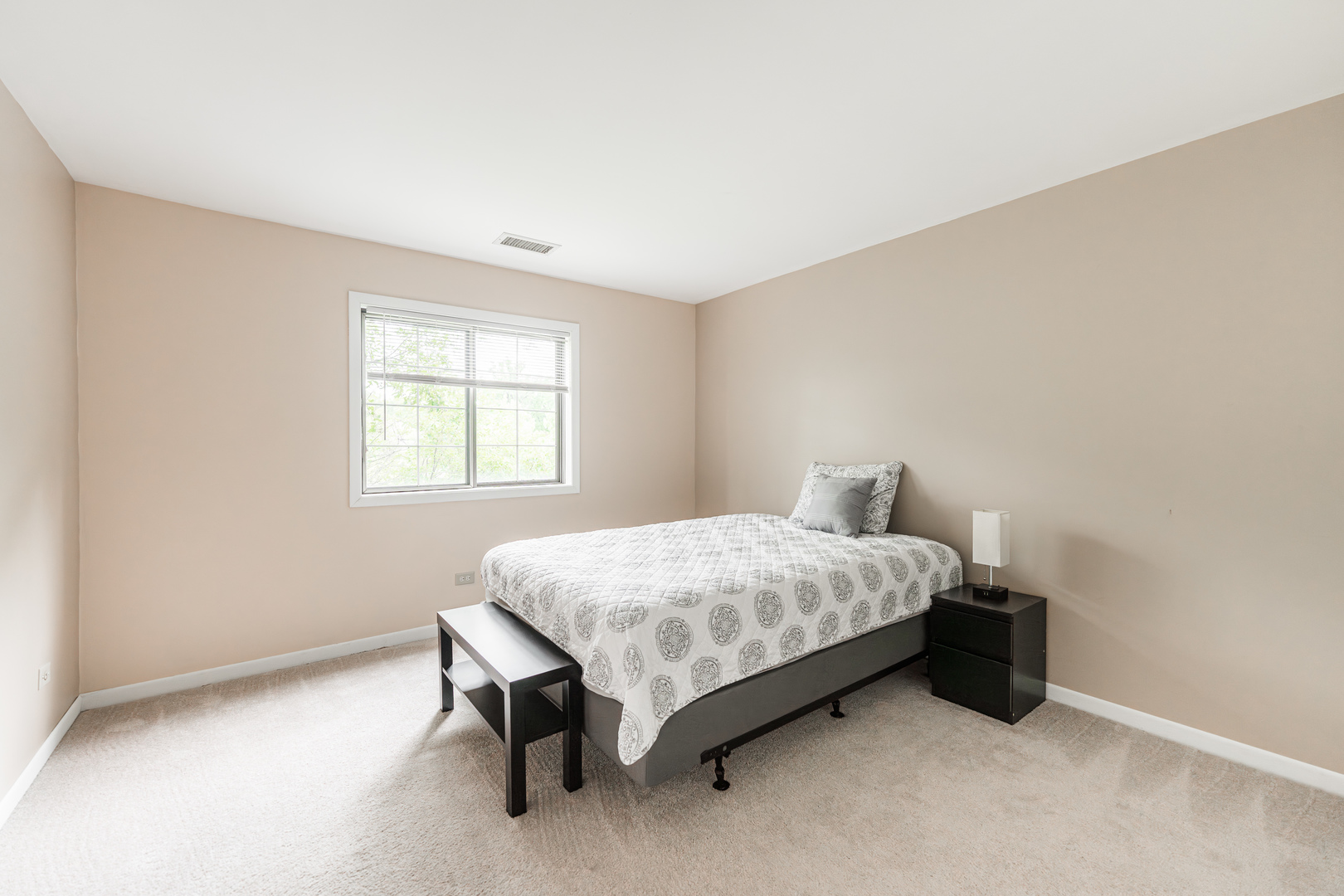 5806 Wolf Road, Unit B4 Western Springs, IL 60558 - Photo 14 of 17 Gallery Image 14