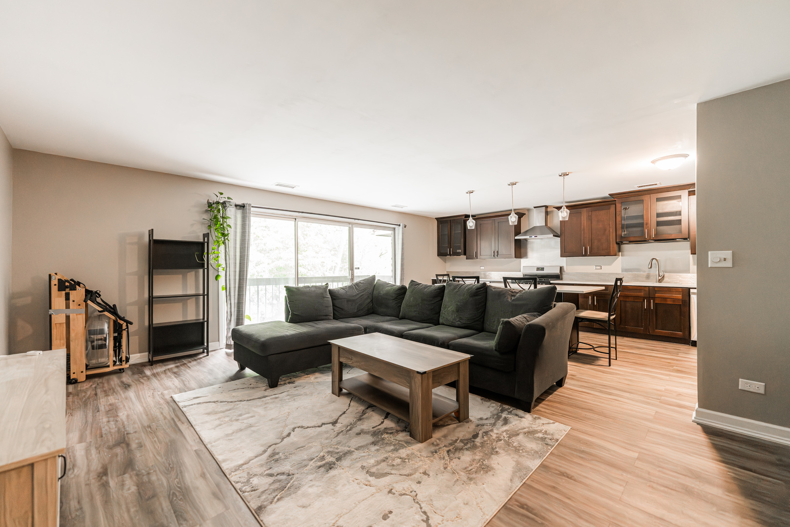 5806 Wolf Road, Unit B4 Western Springs, IL 60558 - Photo 2 of 17 Gallery Image 2