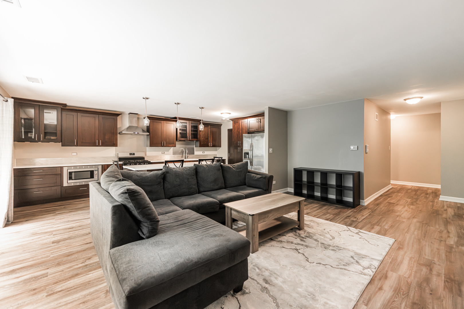 5806 Wolf Road, Unit B4 Western Springs, IL 60558 - Photo 3 of 17 Gallery Image 3