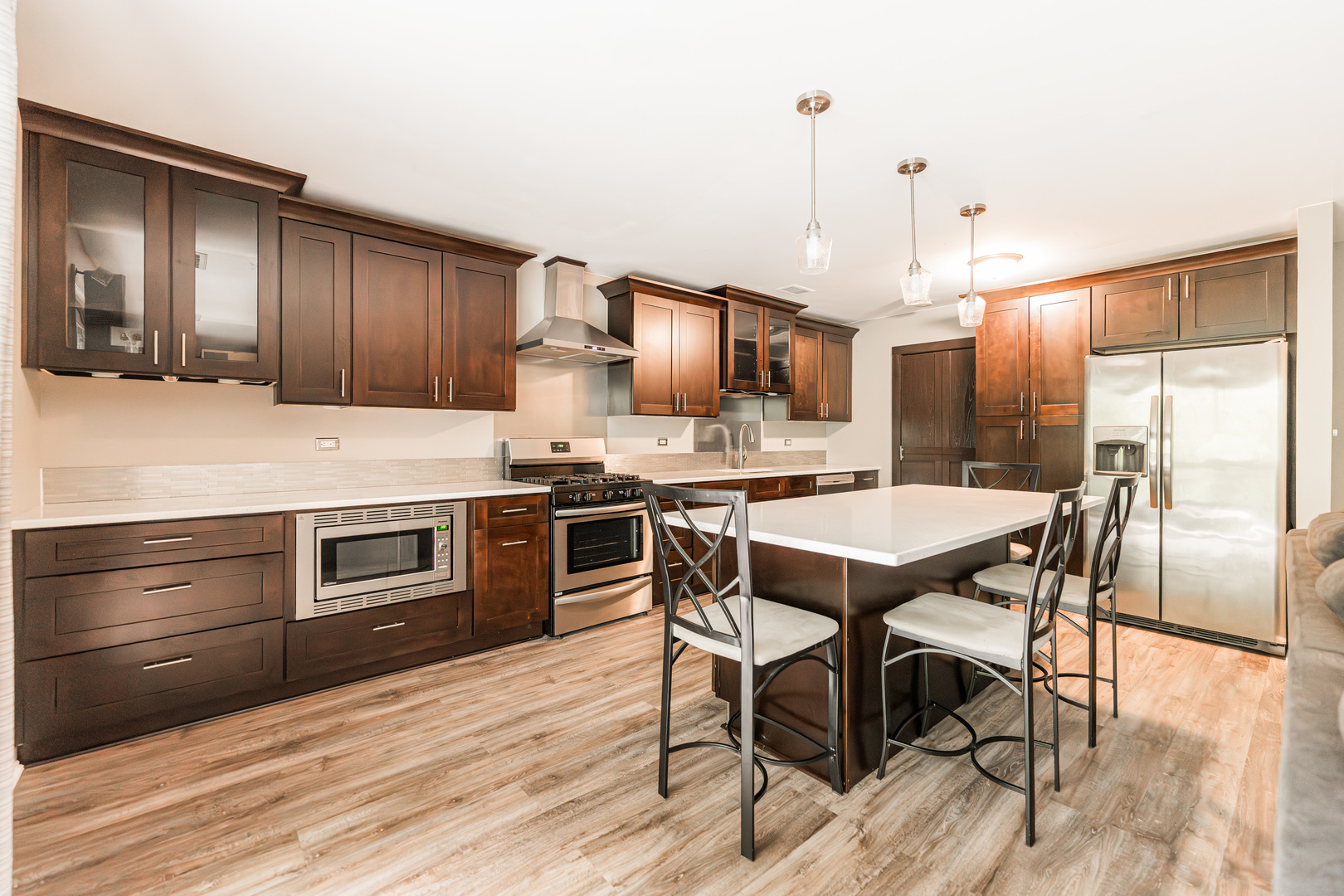 5806 Wolf Road, Unit B4 Western Springs, IL 60558 - Photo 4 of 17 Gallery Image 4