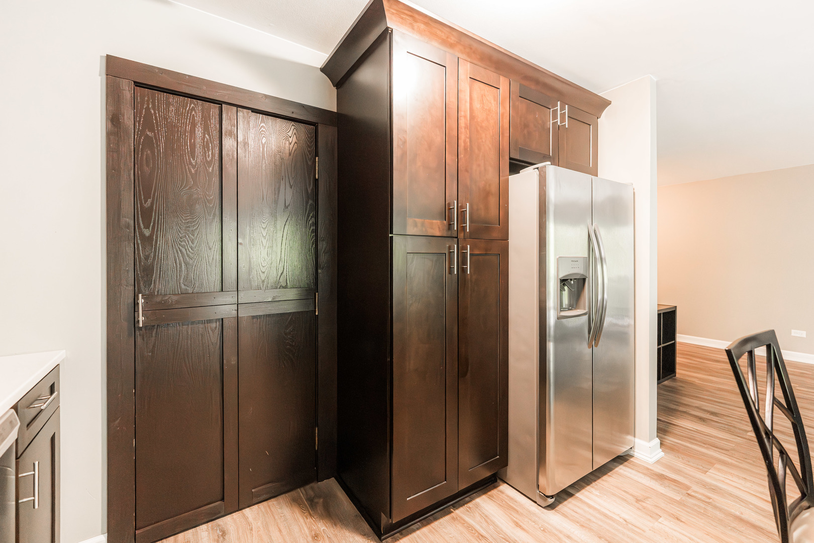 5806 Wolf Road, Unit B4 Western Springs, IL 60558 - Photo 6 of 17 Gallery Image 6